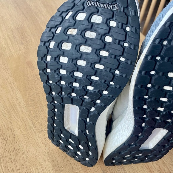 Adidas continental boost all white shoes - Picture 3 of 5